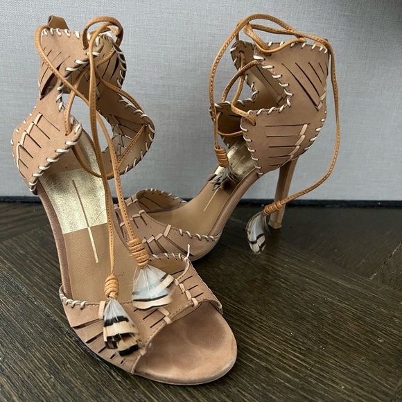 Dolce Vita Shoes - DOLCE VITA TAN FEATHER TIE HEELS WOMENS SIZE 6.5